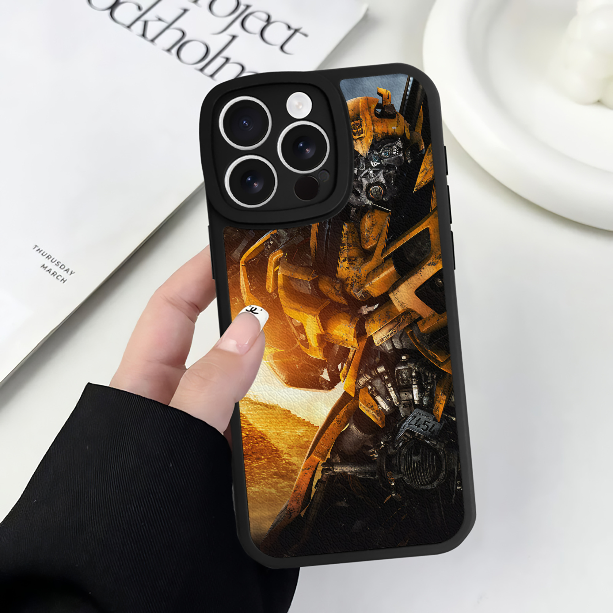 （画像用） Transformers トランスフォーマー 【iPhone 16シリーズ対応】シリコンスマホケース（レザー調） 材質：シリコン